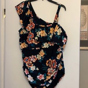 Plus size swim suit